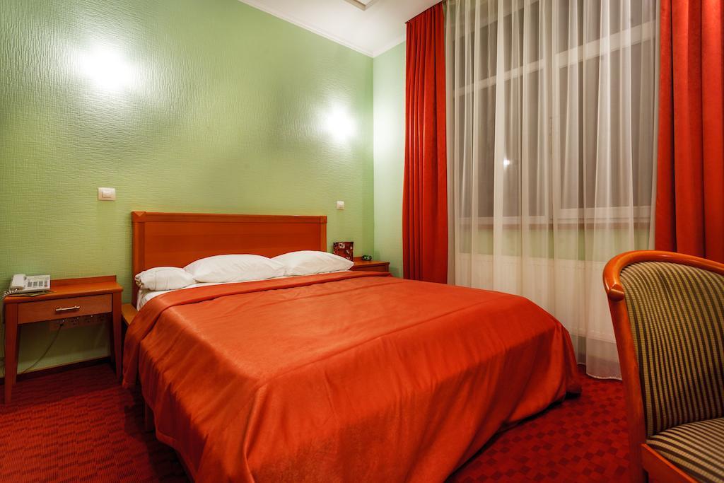 Victoria Hotel Kharkiv Ruang foto
