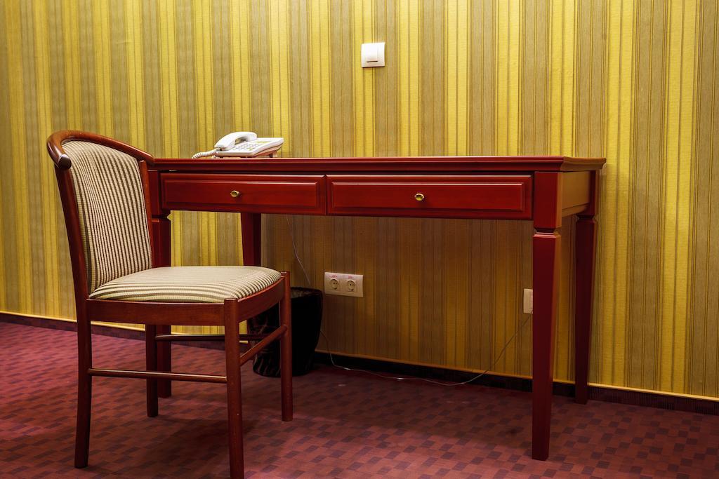 Victoria Hotel Kharkiv Ruang foto