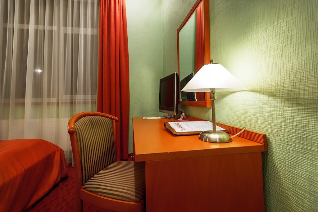 Victoria Hotel Kharkiv Ruang foto