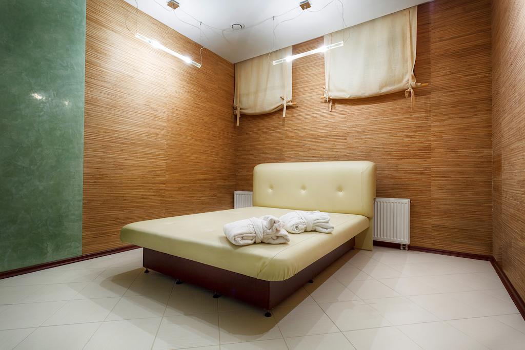 Victoria Hotel Kharkiv Bagian luar foto