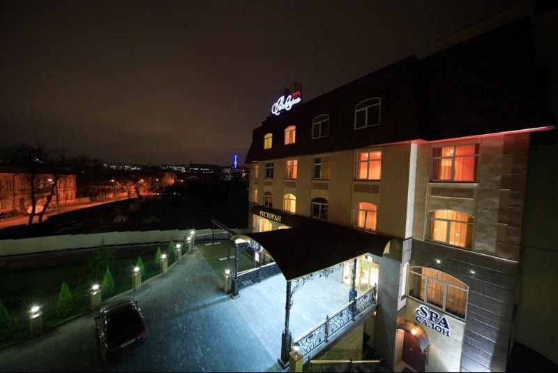 Victoria Hotel Kharkiv Bagian luar foto