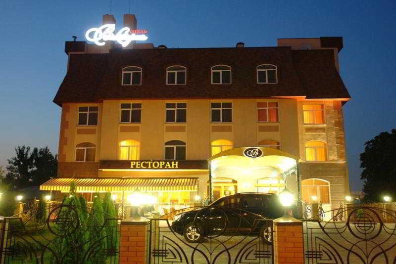 Victoria Hotel Kharkiv Bagian luar foto