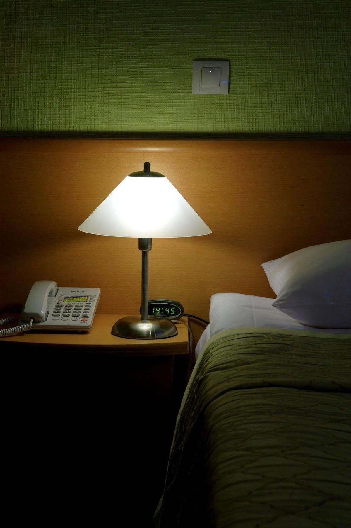Victoria Hotel Kharkiv Bagian luar foto